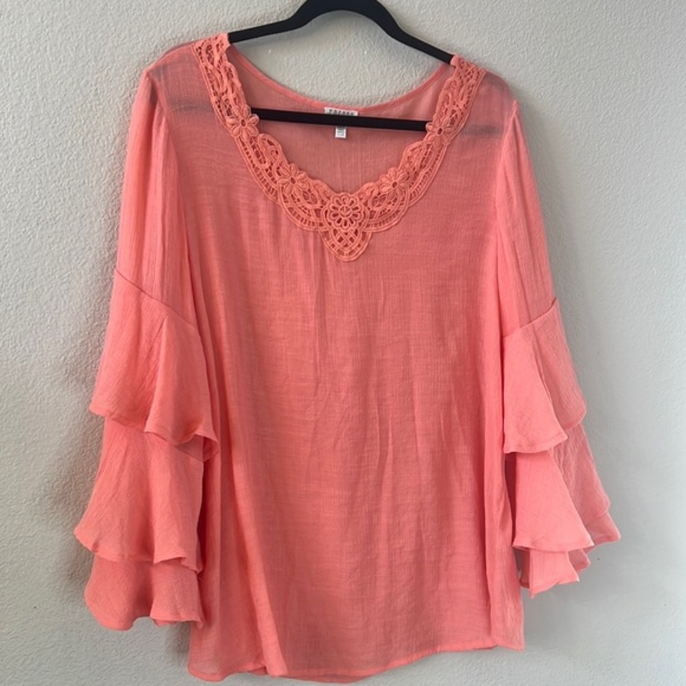 Pretty coral blouse. Size Xl NWOT